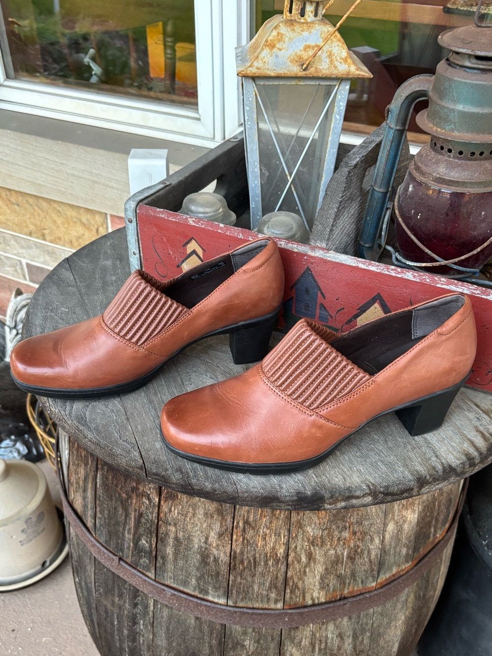 Clark’s Bendables Brown Leather Cuban Heel Loafers - Picture 3 of 8